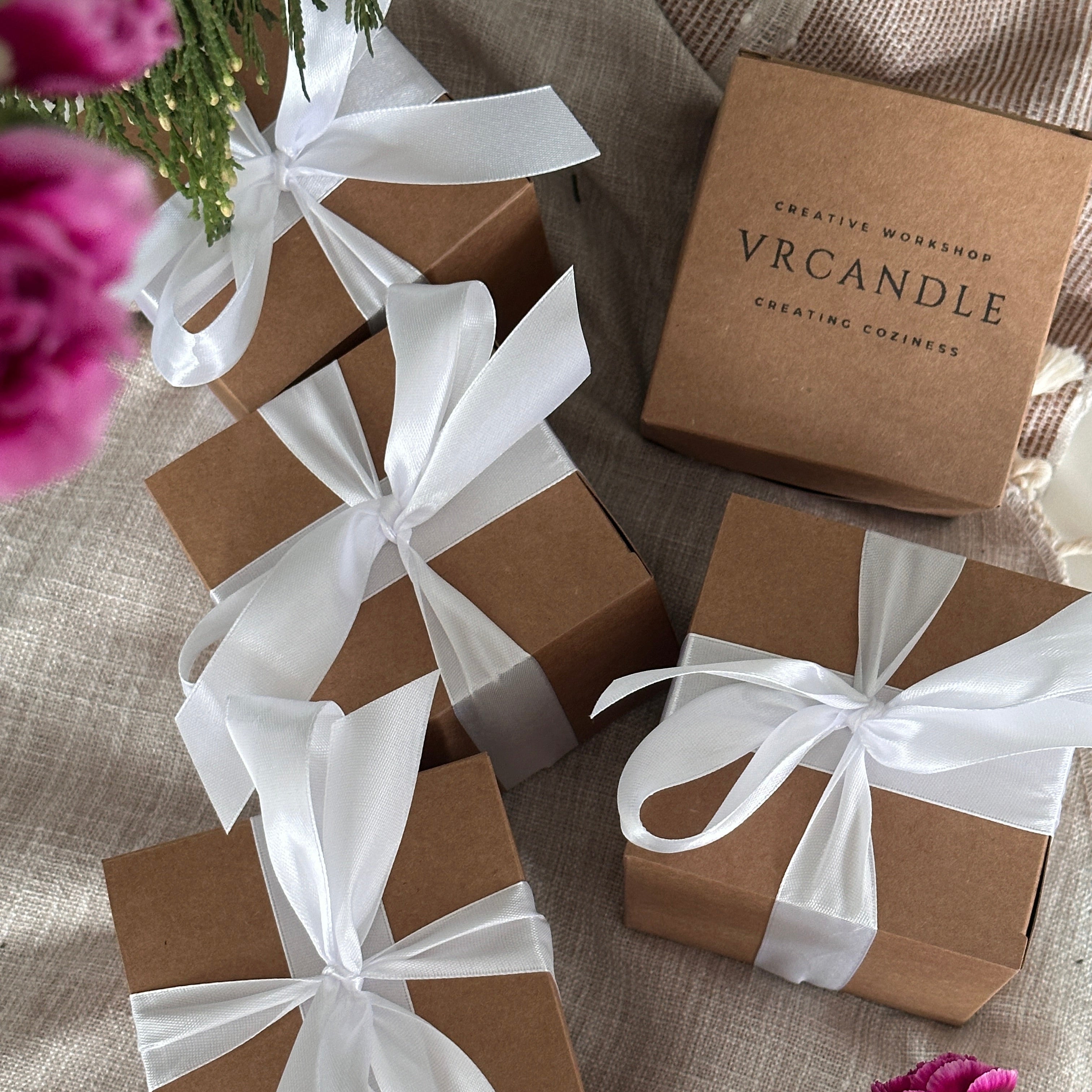 Christmas Candle: Holiday Decor Gift | Unique decor | Handmade Soy & Beeswax - 1 pc