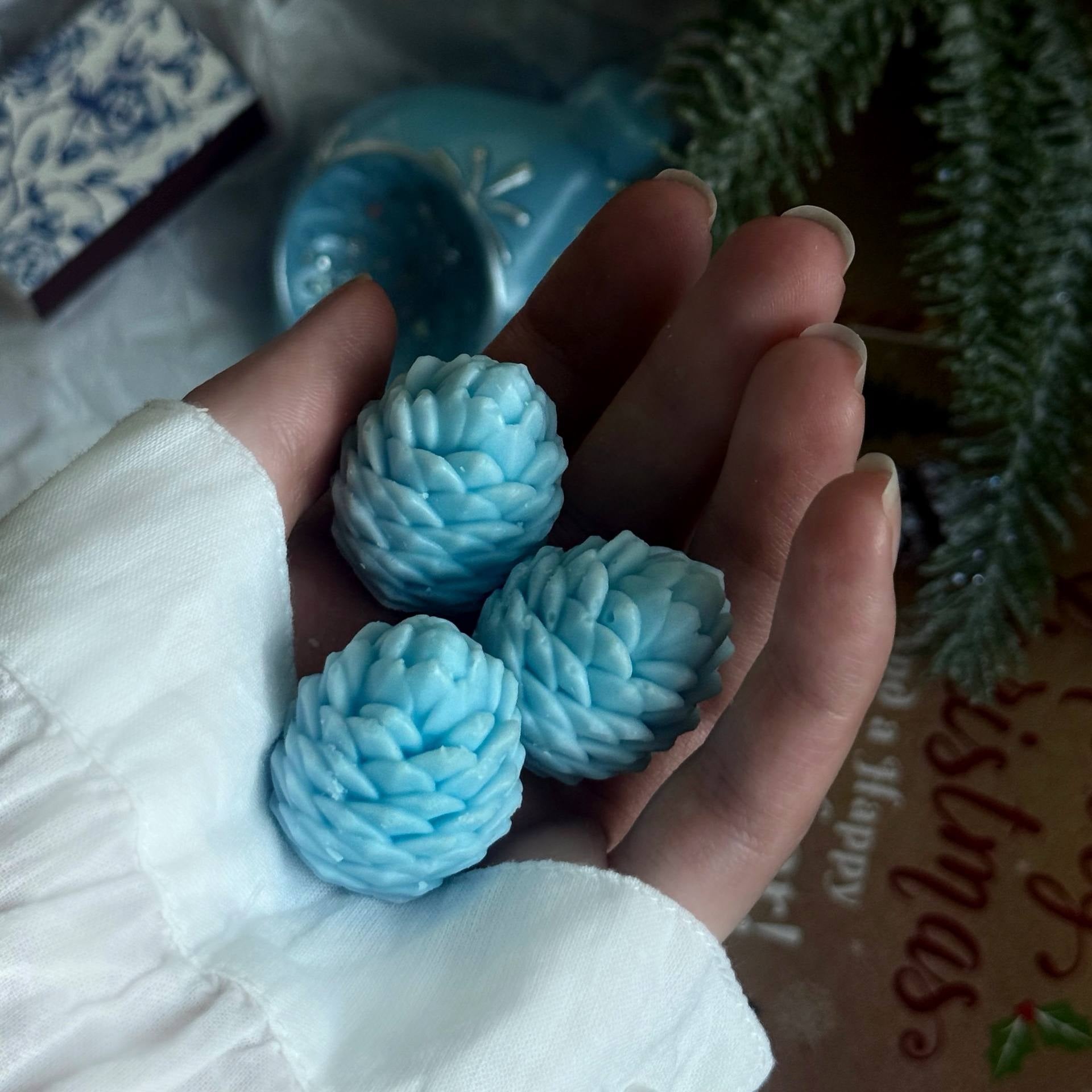 Vintage Christmas Candle Gift Set for hostess: Soy Beeswax, Fir Melts & Star Holder