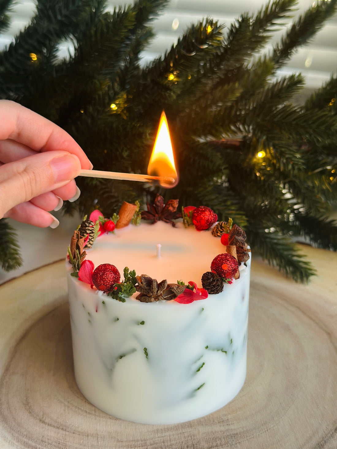 Christmas Soy Candle: Pinecone &amp; Cinnamon Rustic Holiday Decor
