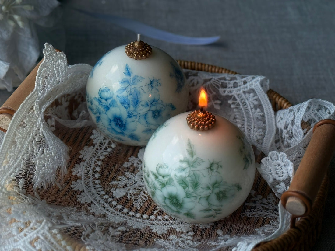 Vintage Toile Candle Gift: Elegant Floral Decor, Unscented - 1 pc unique candle