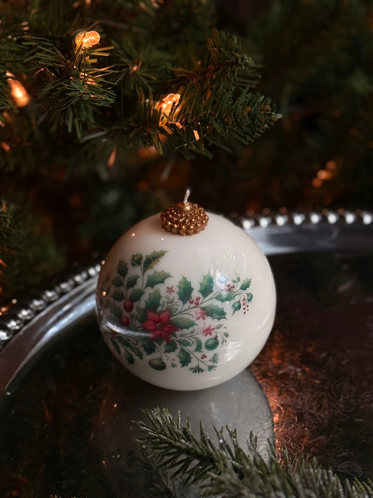 Christmas Candle: Holiday Decor Gift | Unique decor | Handmade Soy &amp; Beeswax - 1 pc