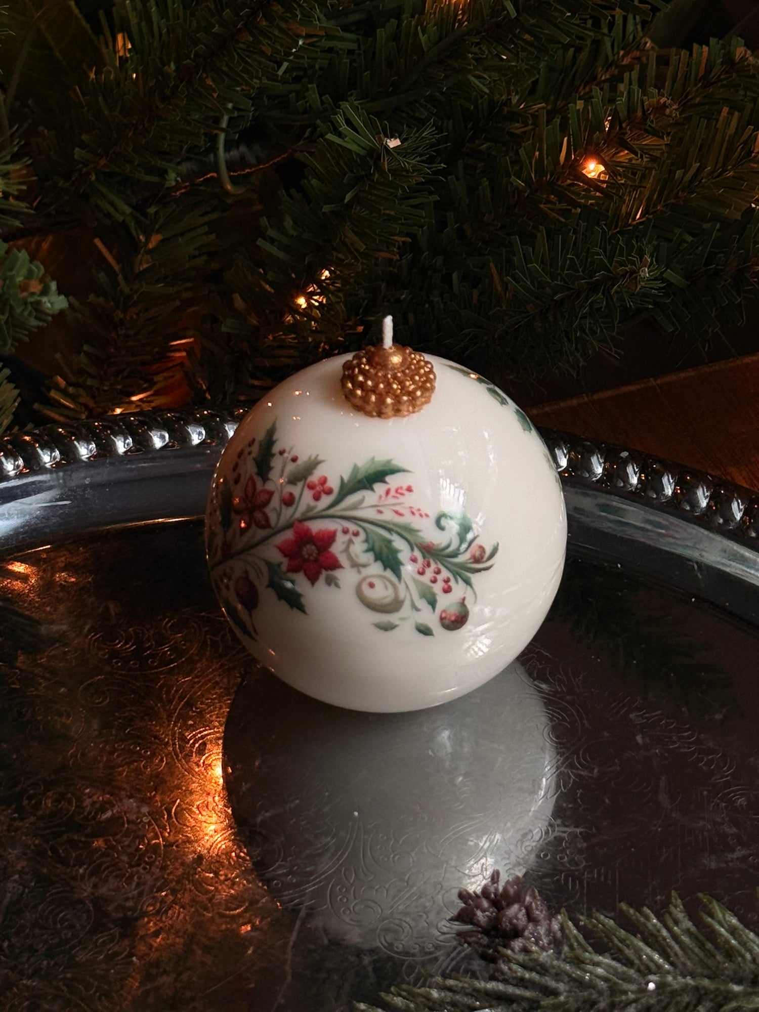 Christmas Candle: Holiday Decor Gift | Unique decor | Handmade Soy &amp; Beeswax - 1 pc