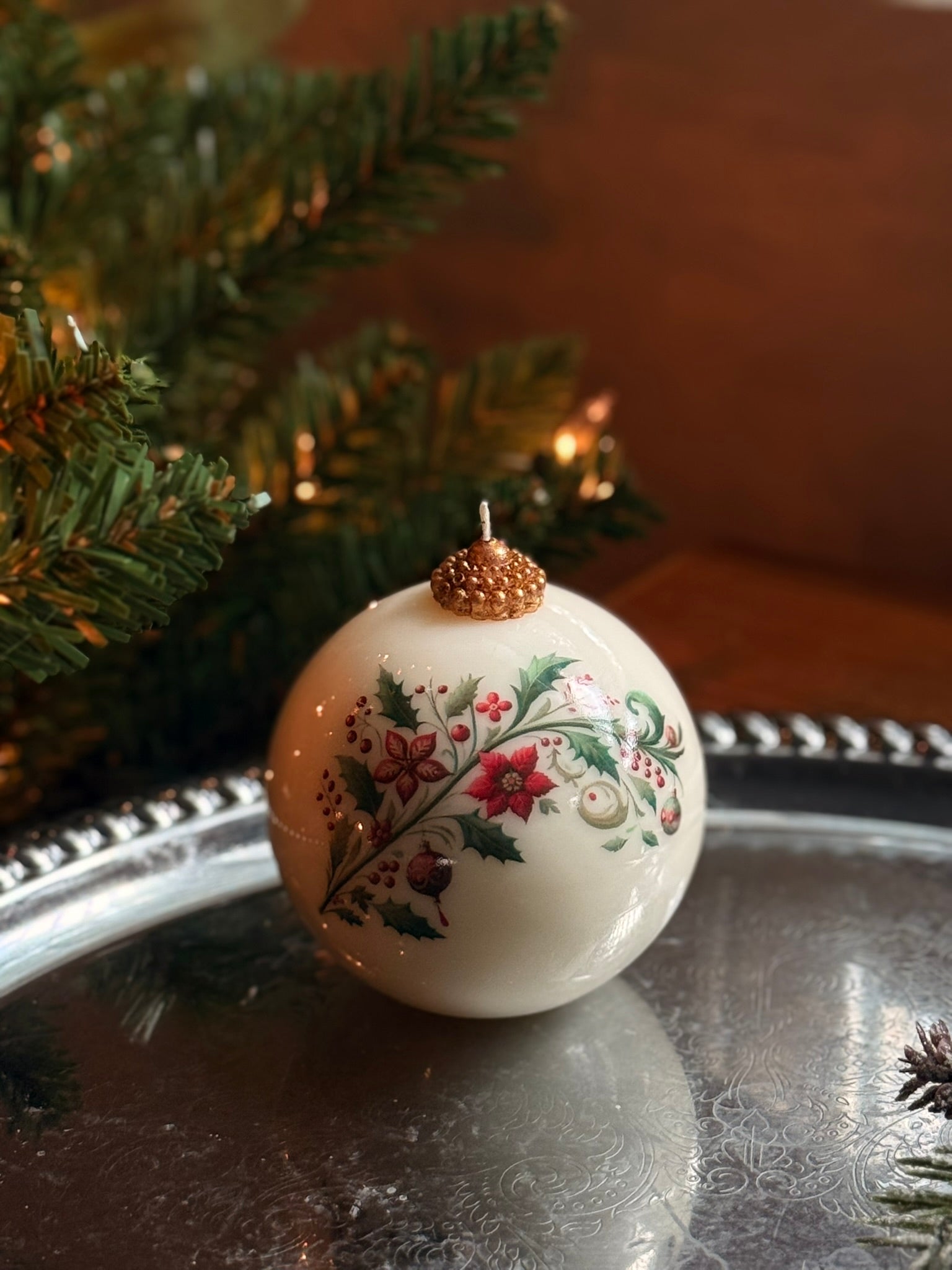 Christmas Candle: Holiday Decor Gift | Unique decor | Handmade Soy &amp; Beeswax - 1 pc