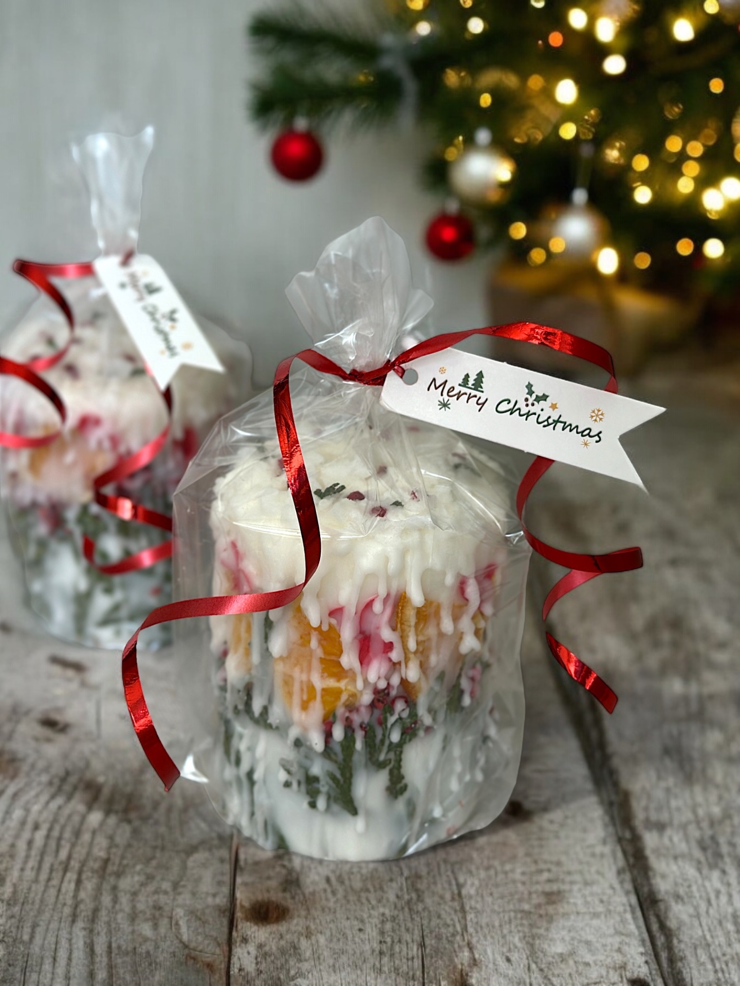 Pouring handmade decorative candles in the VRcandle studio